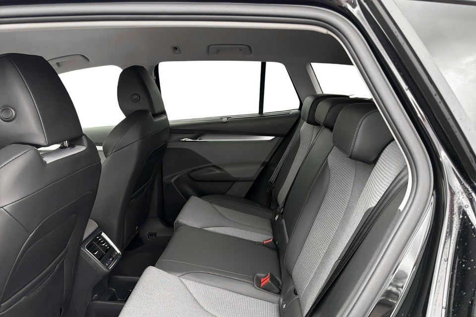 Skoda Enyaq 80 iV Loft 5d