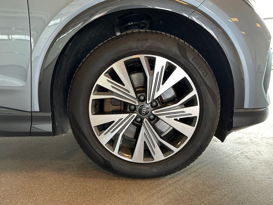 Audi Q4 e-tron 40  5d