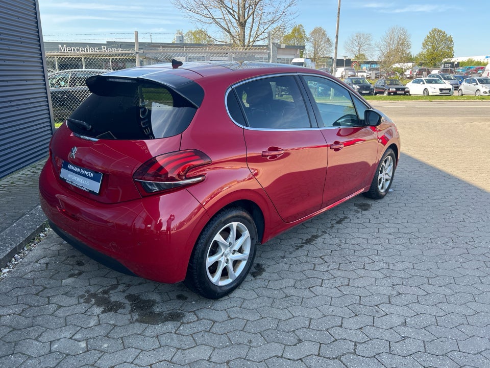 Peugeot 208 1,6 BlueHDi 100 Allure Sky 5d