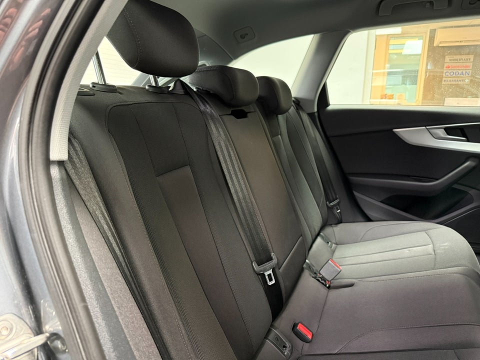 Audi A4 40 TFSi Sport Prestige Tour Avant S-tr. 5d