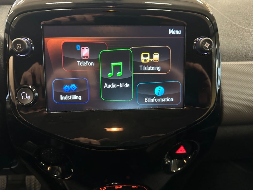 Peugeot 108 1,0 e-VTi 72 Infinity 5d