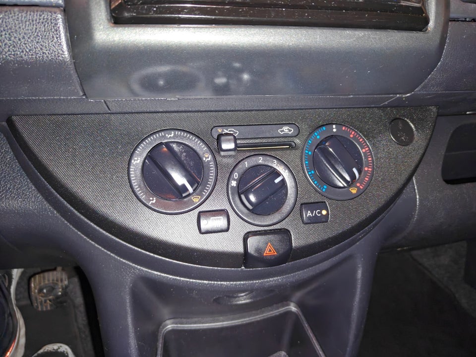 Nissan Note 1,6 Acenta 5d