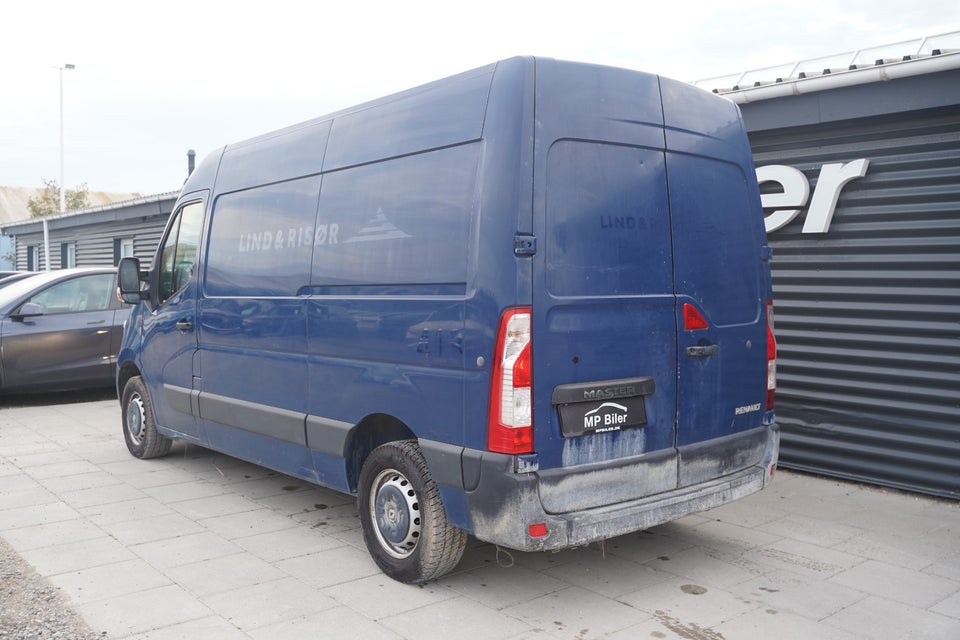 Renault Master III T33 2,3 dCi 130 L2H2 Kassevogn