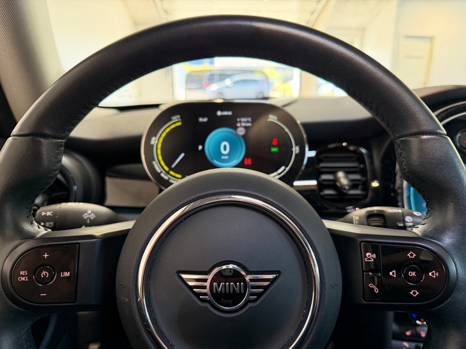 MINI Cooper SE Classic Trim 3d