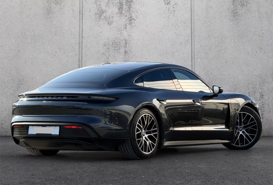 Porsche Taycan Performance+ 4d