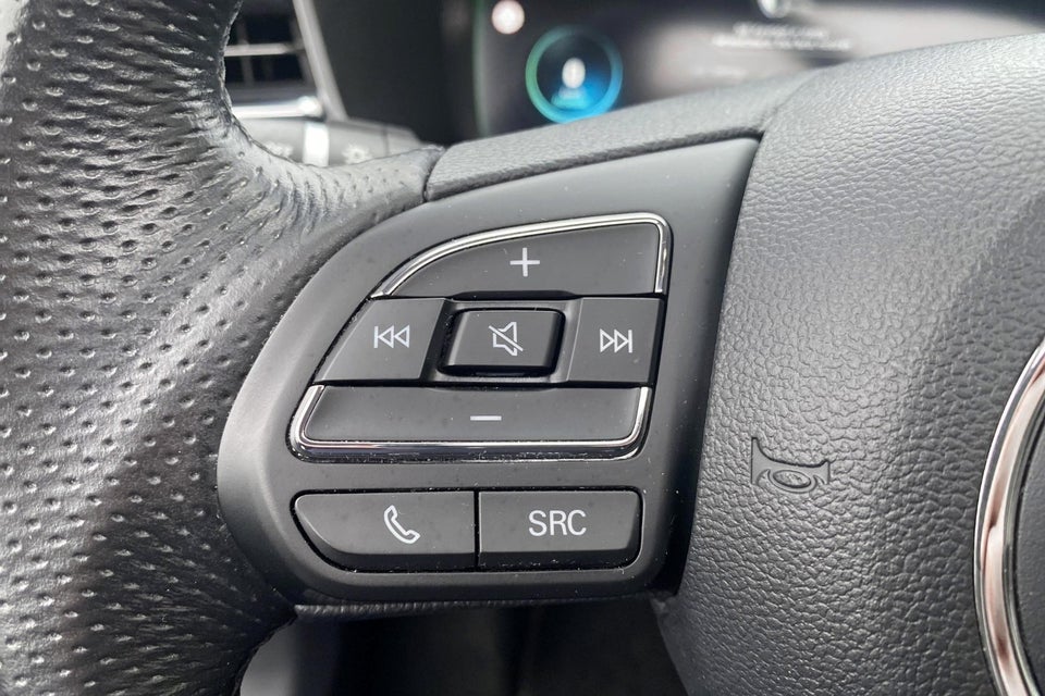 MG Marvel R Luxury 5d