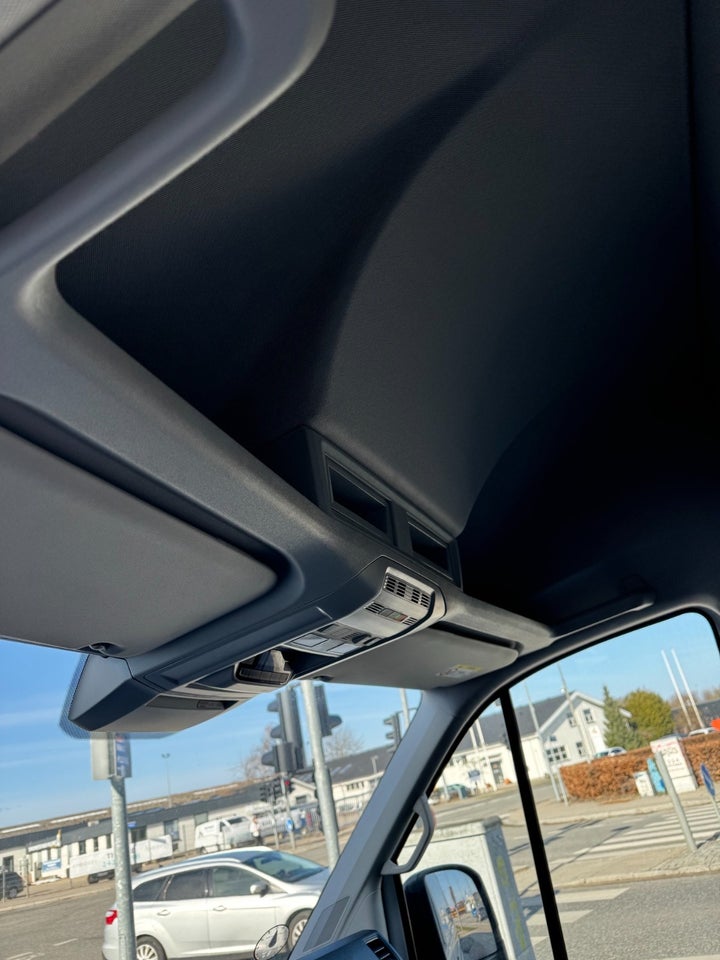 VW Crafter 35 2,0 TDi 177 Kassevogn L3H3