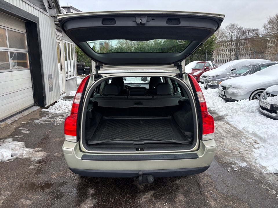 Volvo V70 2,4 170 Momentum 5d