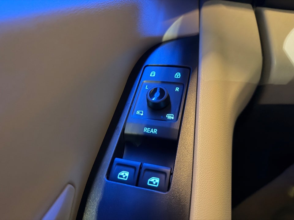 Ford Explorer 82 Premium Extended Range 5d