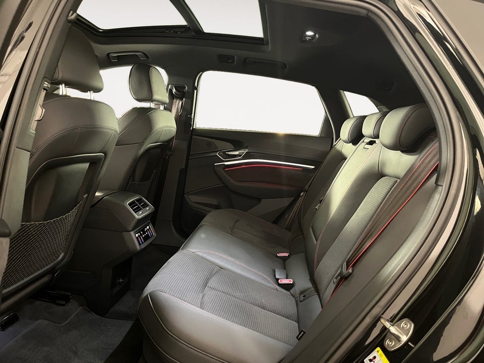 Audi Q8 e-tron 50 S-line quattro 5d