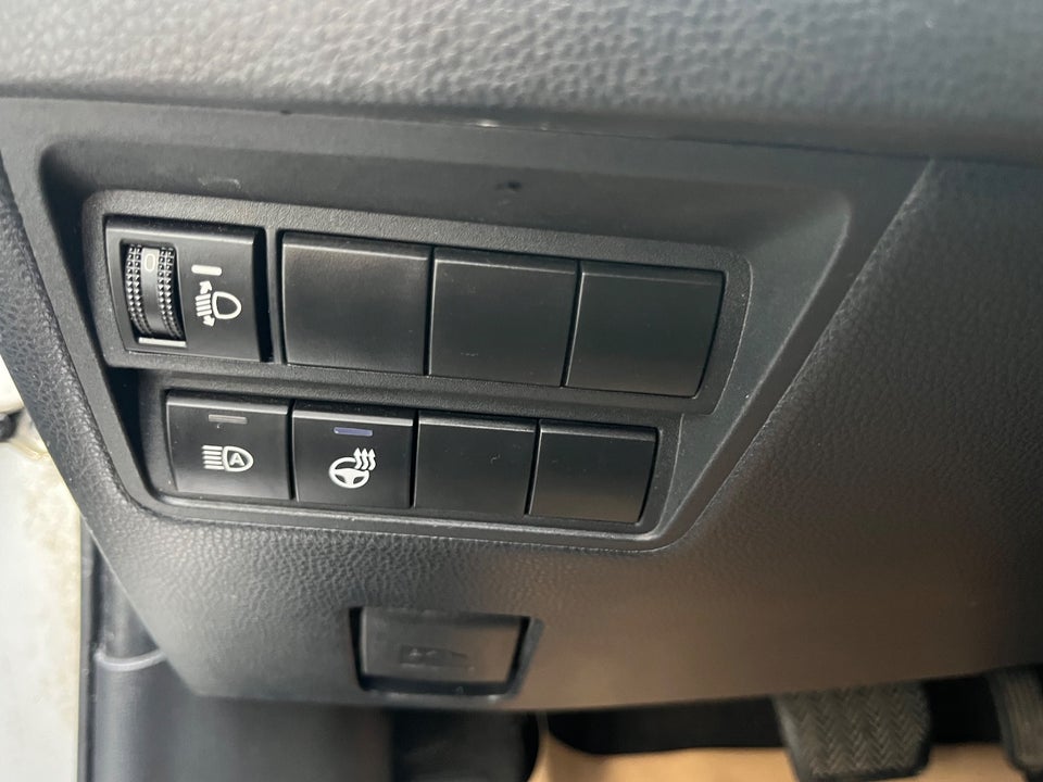 Toyota Yaris 1,5 Hybrid H3 e-CVT 5d