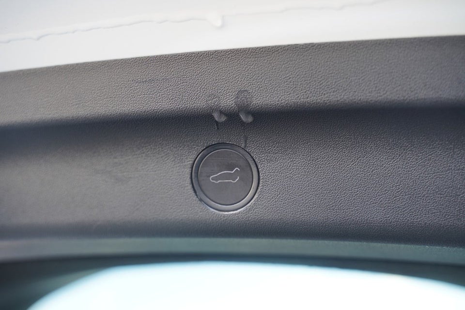 Tesla Model Y Long Range AWD 5d