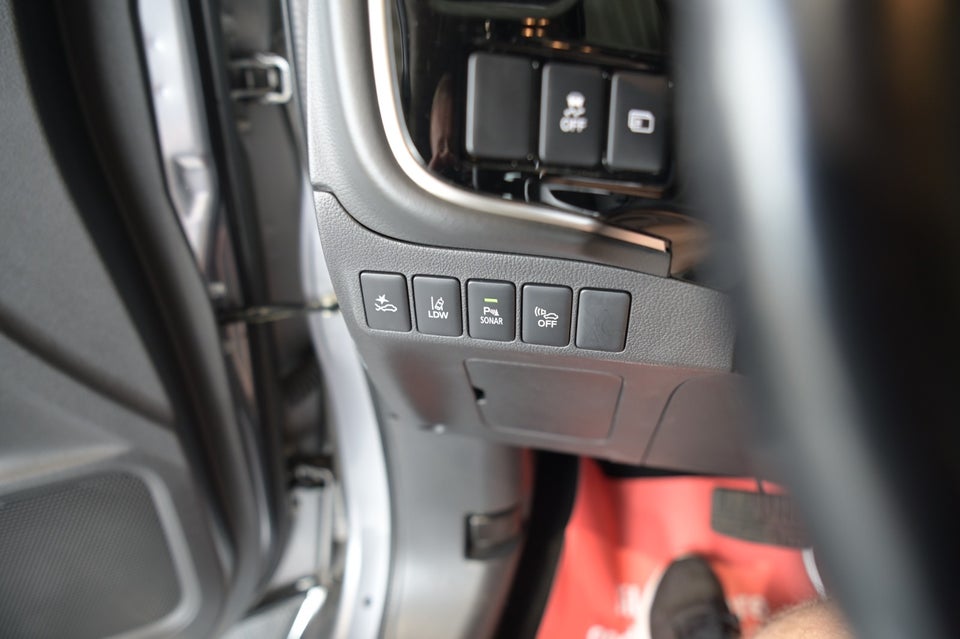 Mitsubishi Outlander 2,4 PHEV Intense CVT 4WD 5d