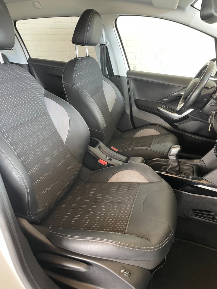 Peugeot 2008 1,2 e-THP 110 Allure 5d