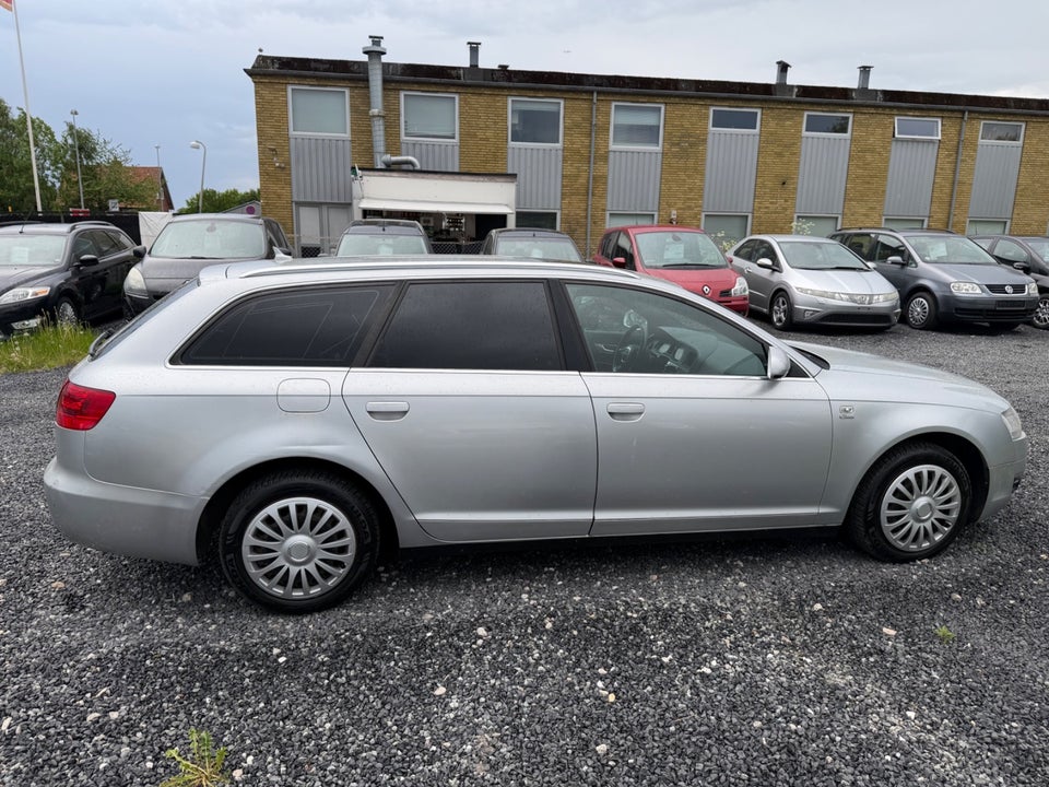 Audi A6 2,4 Avant quattro Tiptr. 5d