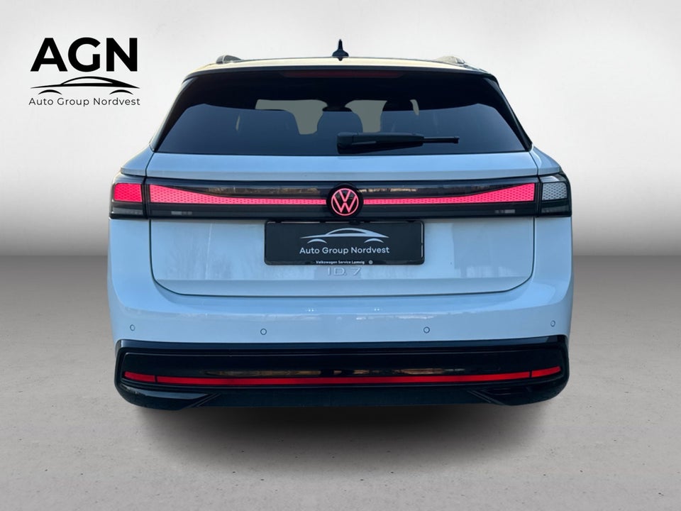 VW ID.7 Style Tourer 5d