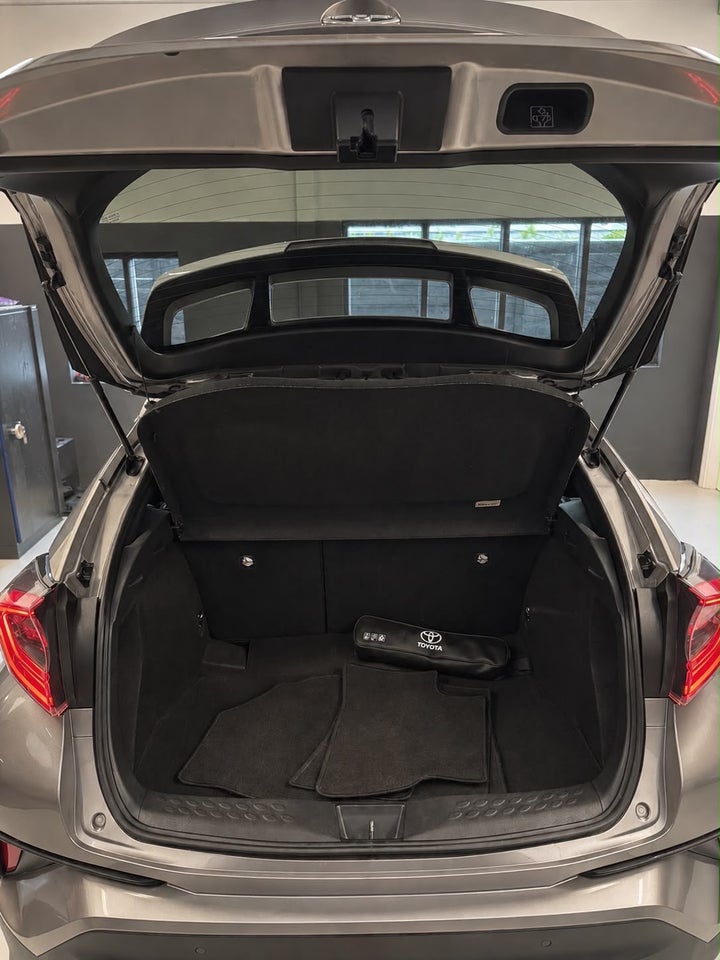 Toyota C-HR 1,8 Hybrid C-HIC CVT 5d