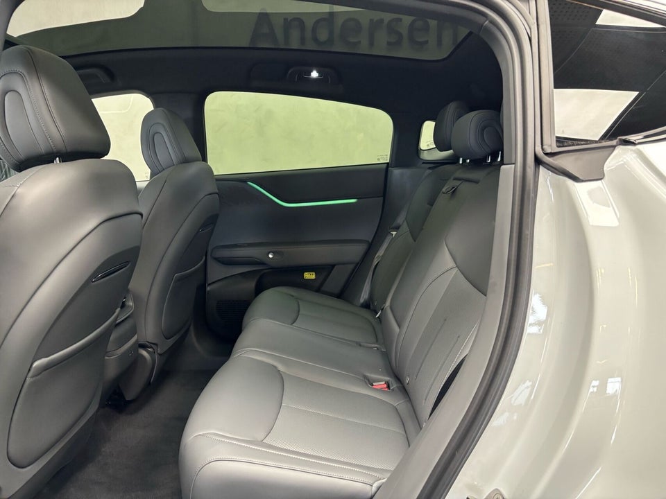 Xpeng G6 Standard Range 5d