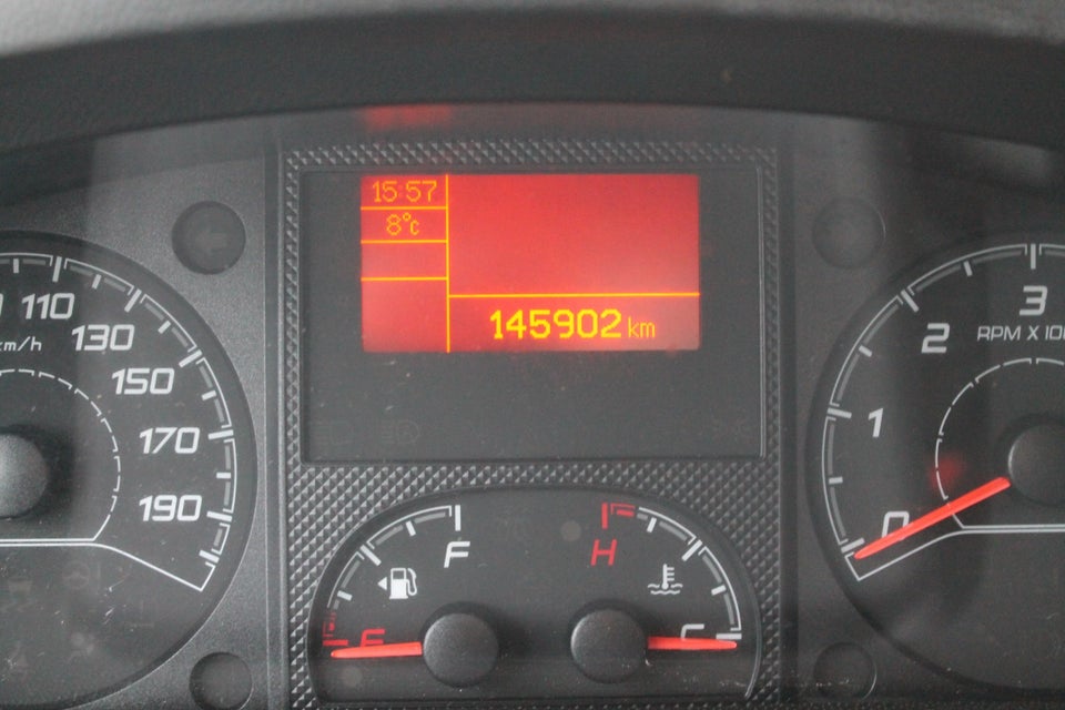 Peugeot Boxer 333 2,2 BlueHDi 140 L3H2 Premium