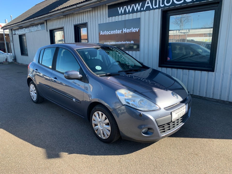 Renault Clio III 1,2 16V Avantage 5d