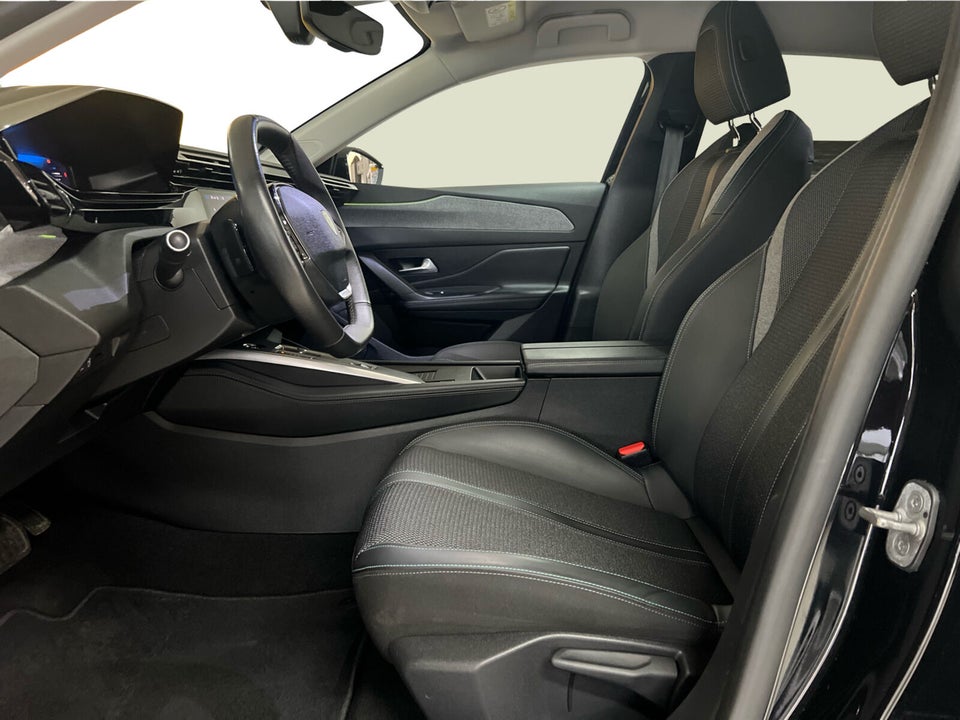 Peugeot 308 1,6 Hybrid First Selection EAT8 5d