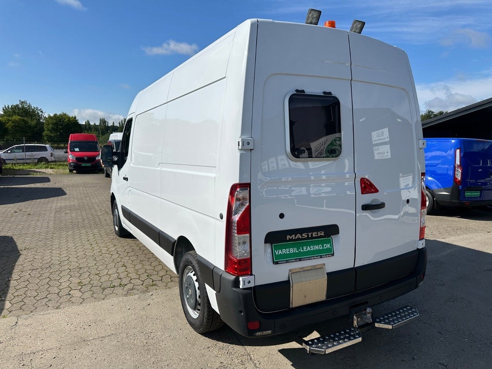 Renault Master IV T33 2,3 dCi 150 L2H2 Kassevogn