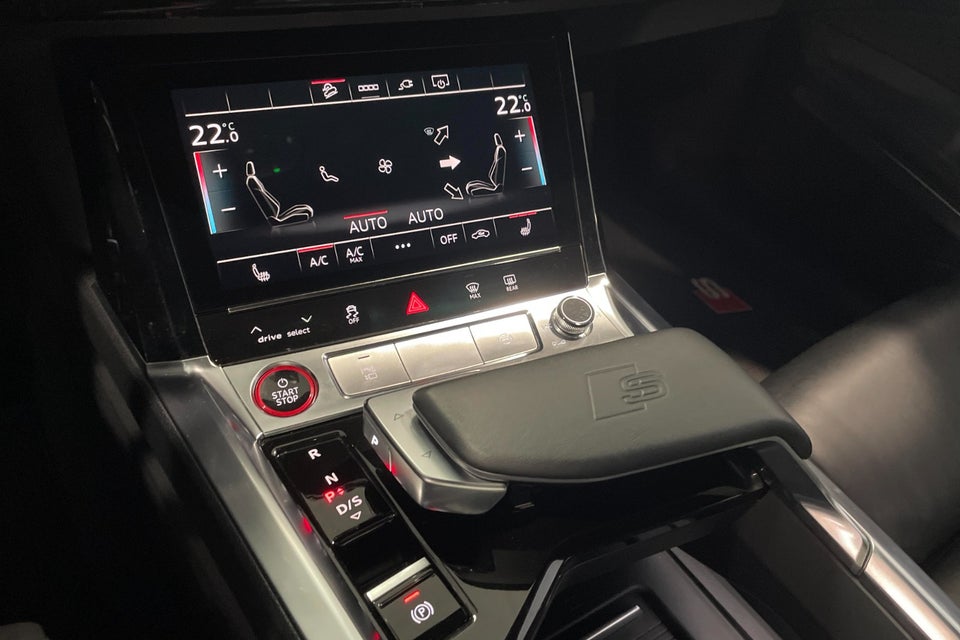 Audi SQ8 e-tron quattro 5d
