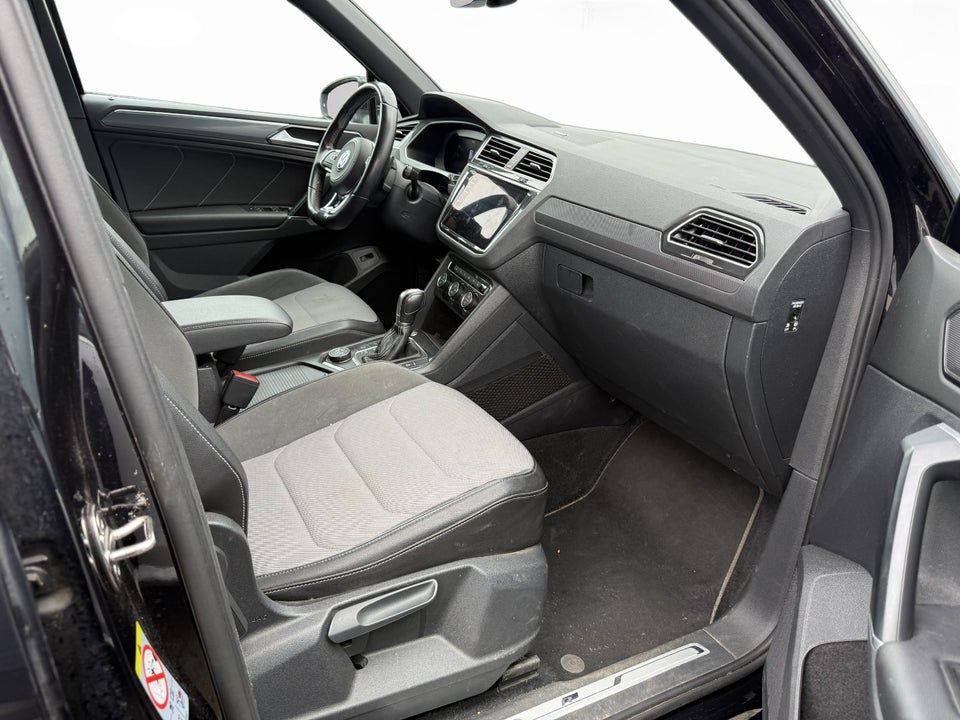 VW Tiguan 2,0 TSi 220 R-line DSG 4Motion 5d
