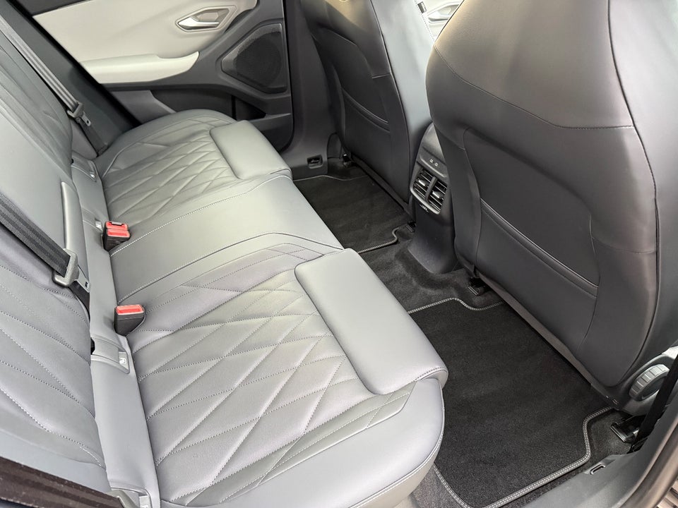 Ford Explorer 82 Premium Extended Range 5d