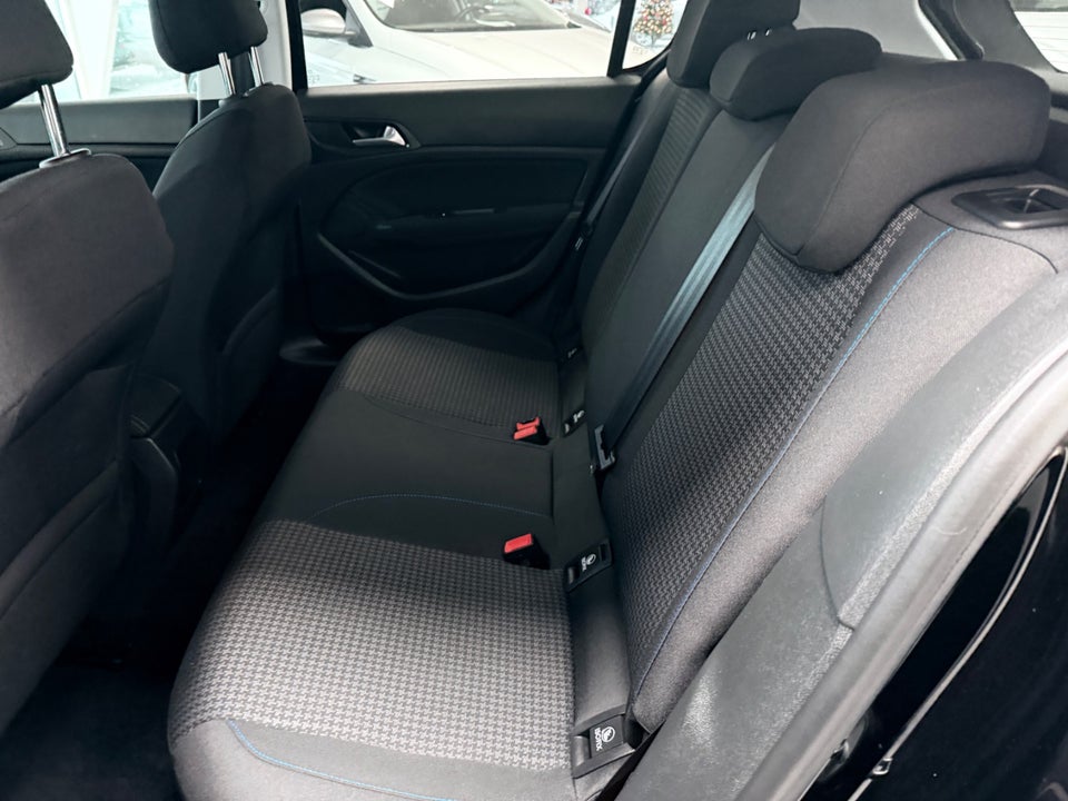 Peugeot 308 1,5 BlueHDi 130 Style 5d