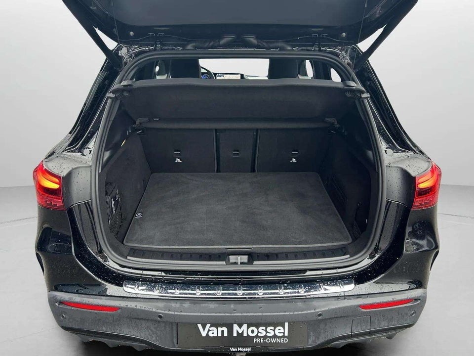 Mercedes EQA300 AMG Line 4Matic 5d