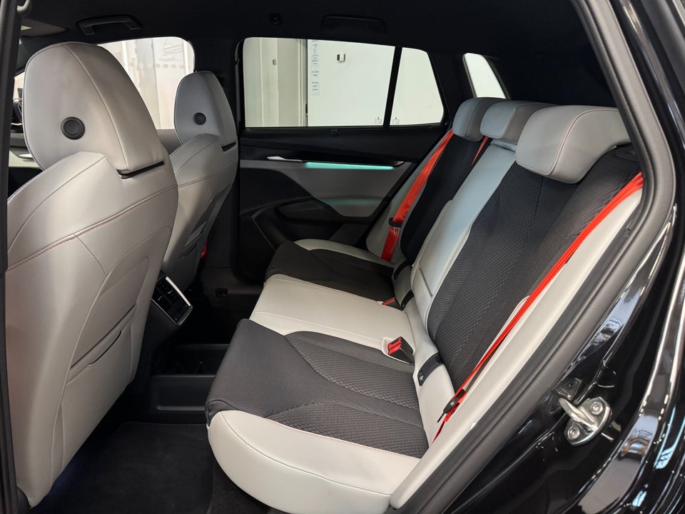 Skoda Elroq 85 iV Lodge 5d