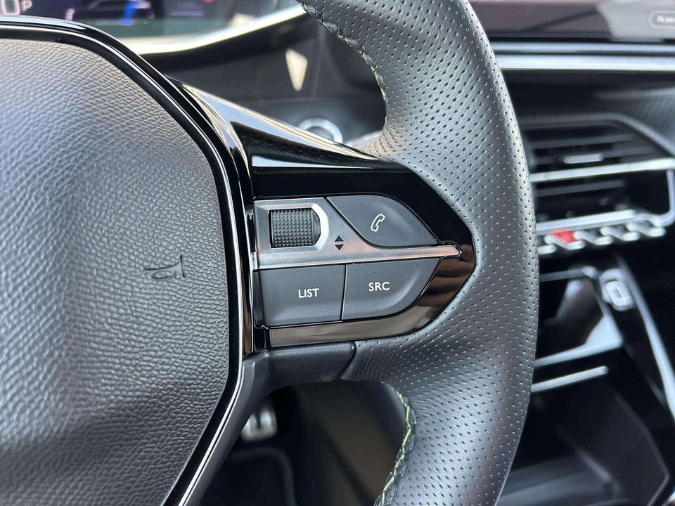 Peugeot e-2008 54 GT 5d