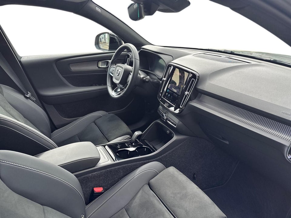Volvo EX40 Extended Range Black Edition Excess 5d