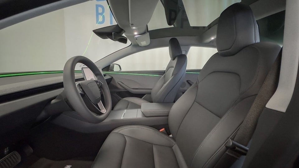 Tesla Model 3 RWD 4d