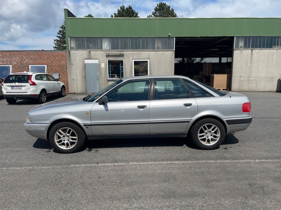 Audi 80 2,3 E 4d