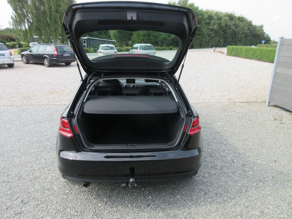 Audi A3 1,6 TDi Attraction Sportback S-tr. 5d