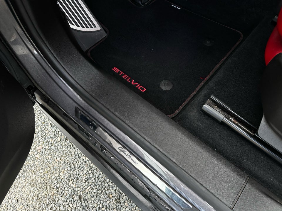 Alfa Romeo Stelvio 2,2 JTD 210 Super aut. Q4 5d