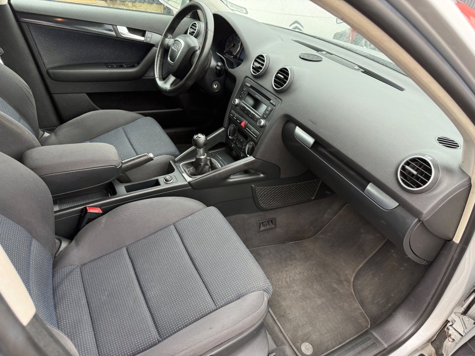 Audi A3 1,4 TFSi Attraction Sportback 5d