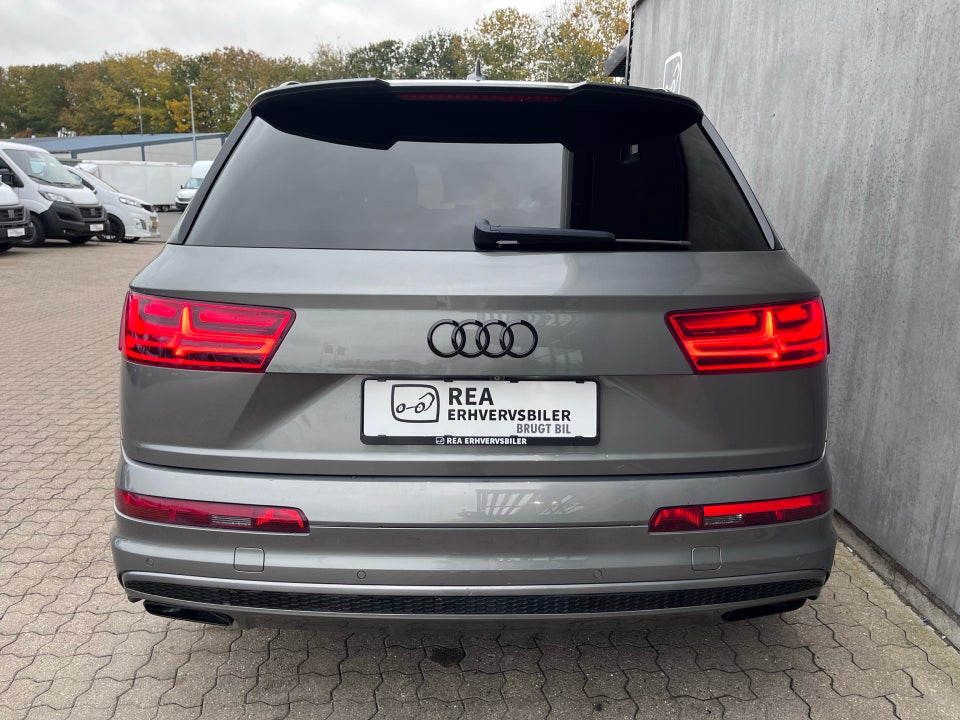 Audi Q7 3,0 TDi 272 S-line quattro Tiptr. 5d