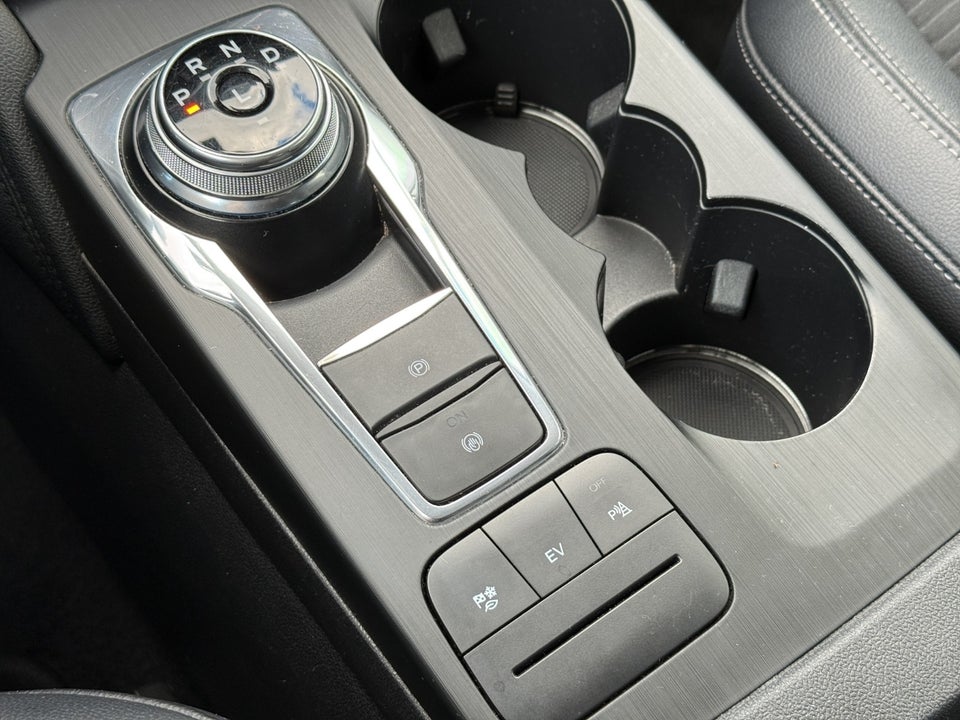 Ford Kuga 2,5 PHEV Titanium CVT 5d