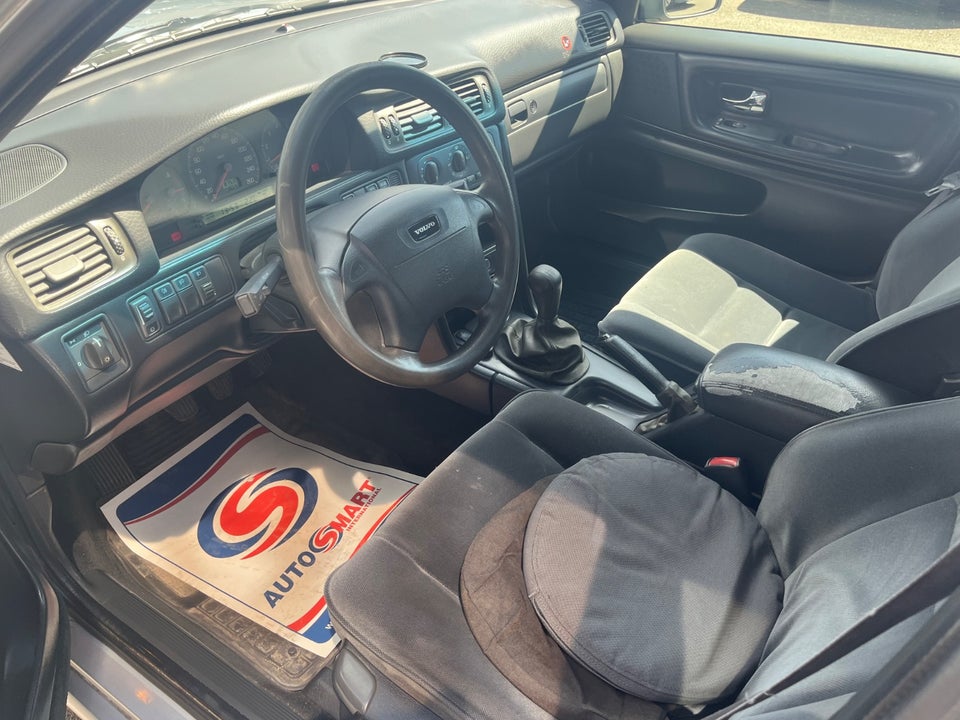Volvo V70 2,4  5d
