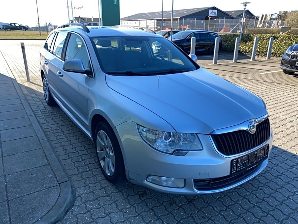 Skoda Superb 2,0 TDi 140 Ambition Combi 5d