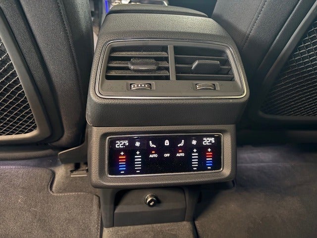 Audi Q8 e-tron 55 Sportback quattro 5d