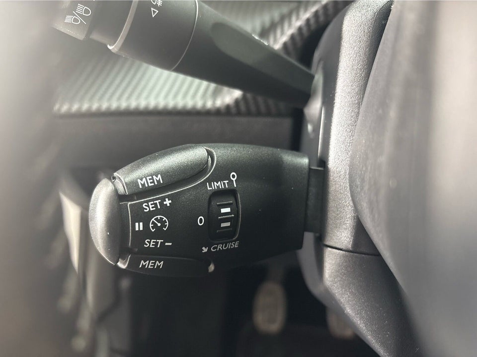 Peugeot 208 1,2 PureTech 75 Selection 5d