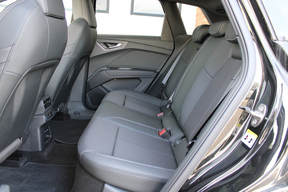 Audi Q4 e-tron 45 S-line 5d
