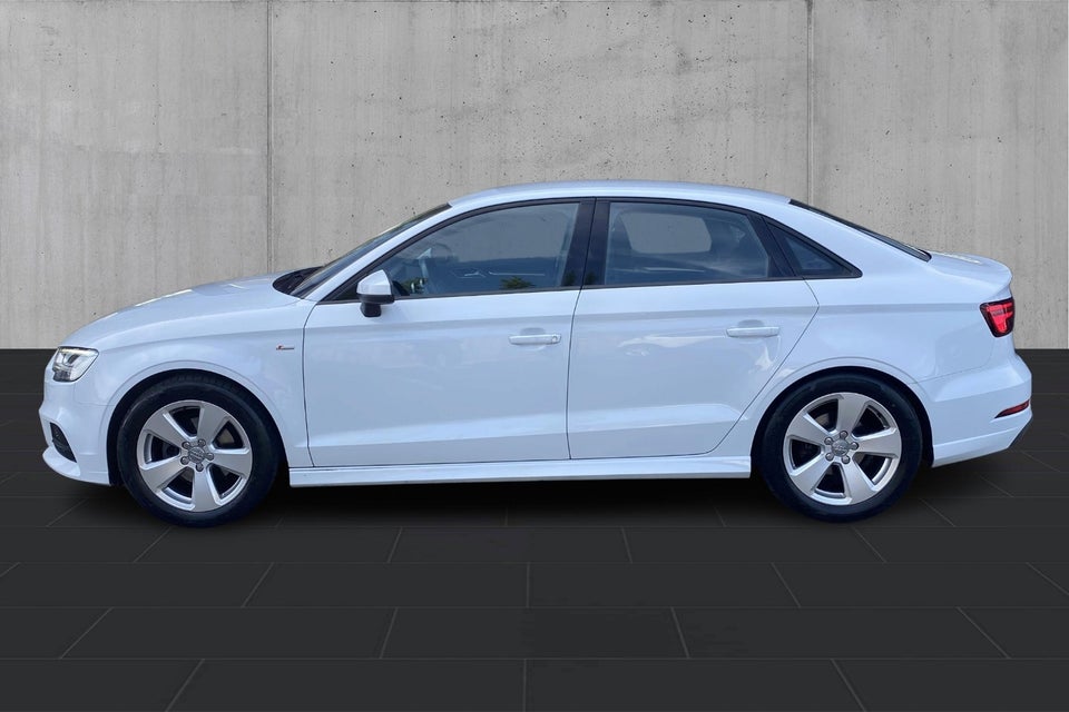 Audi A3 35 TFSi Sport Limited S-tr. 4d