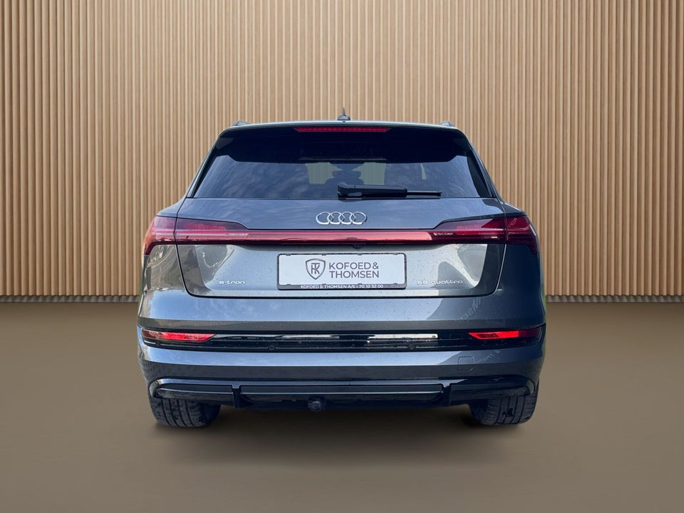 Audi e-tron 55 S-line quattro 5d