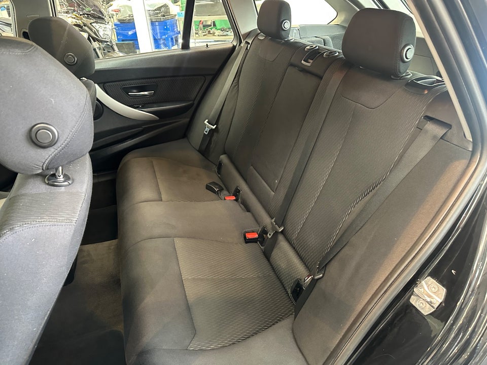 BMW 318d 2,0 Touring aut. 5d