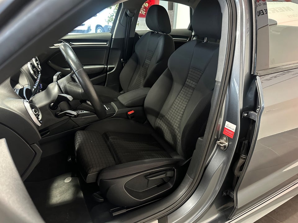 Audi A3 35 TFSi Sport Limited S-tr. 4d
